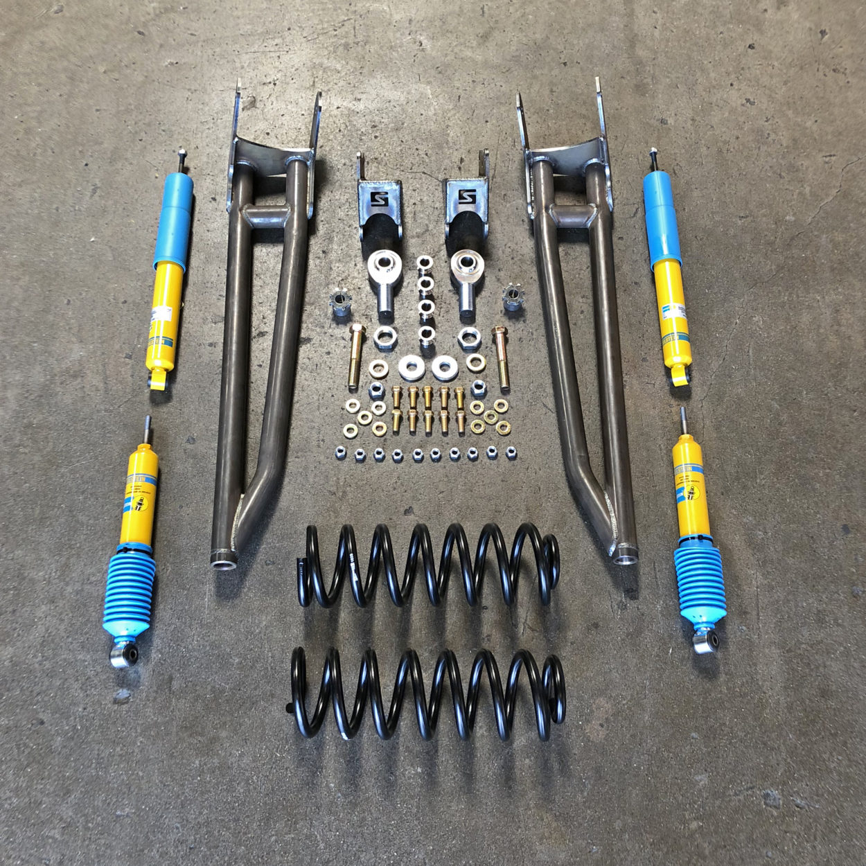 Bronco & F-150 Leveling Lift Kit with Radius Arms / 1980-1996